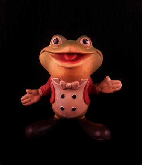 Plunk your magic twanger froggy